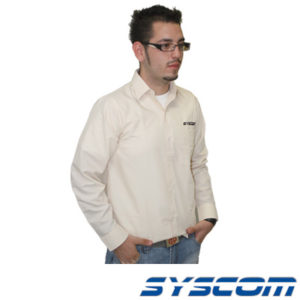 Camisa manga larga beige, logo SYSCOM (Medalla).
