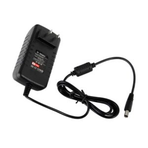 Adaptador de pared 12 Vcc @ 2 A ; Voltaje de entrada de 100-240 Vca