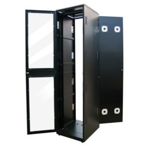 Gabinete Profesional con Rack de 19” 45 Unidades.